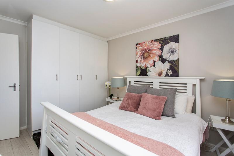 2 Bedroom Property for Sale in Morgenster Heights Western Cape